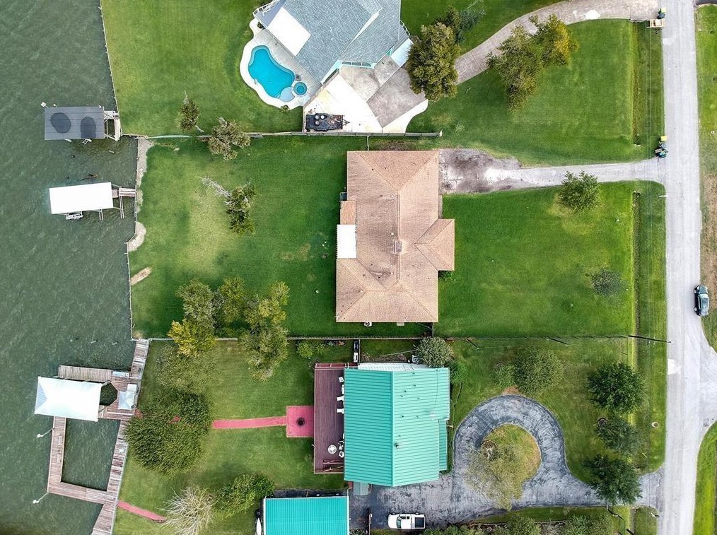 458 S Burnett Dr, Baytown, TX 77520