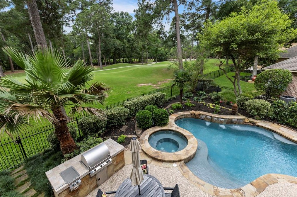 22 Quail Rock Pl, Spring, TX 77381
