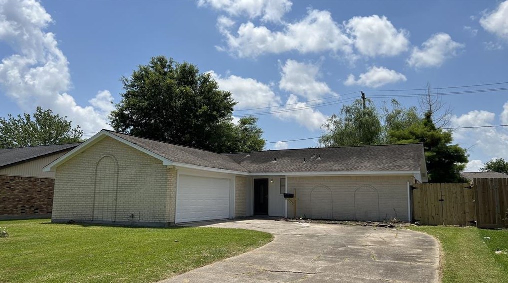 10118 Carlow Ln, Morgans Point, TX 77571