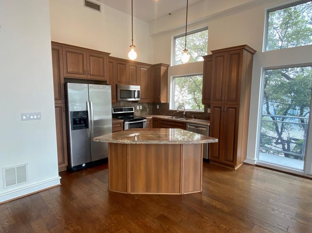 3311 Yupon St Apt 318, Houston, TX 77006