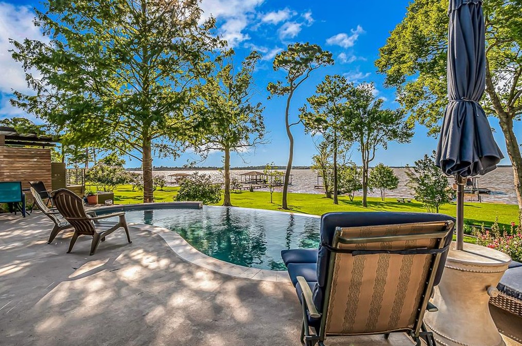 1922 Nogalus Dr, Crosby, TX 77532-3091