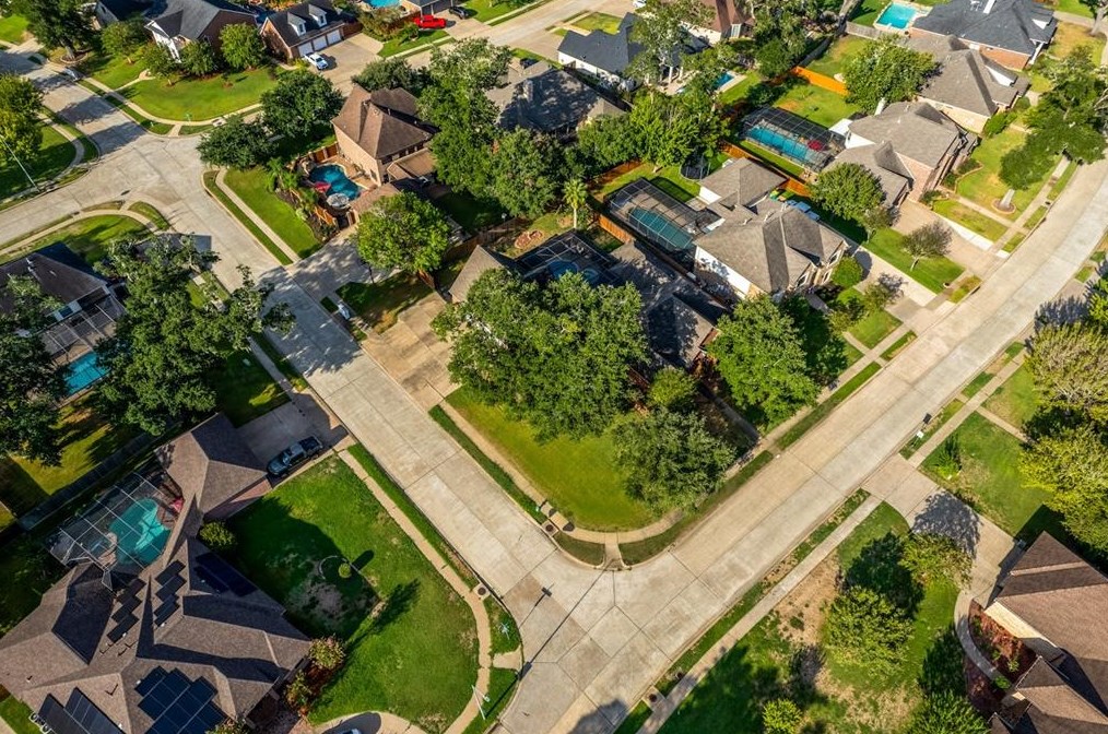 116 Arrowhead Dr, Richwood, TX 77566-4554