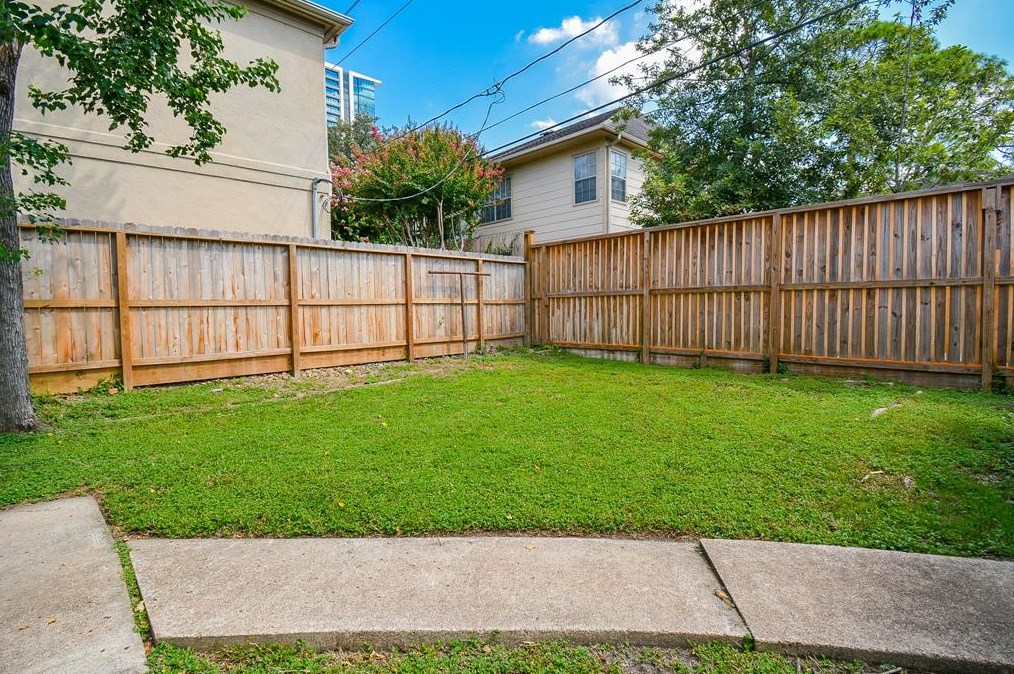 1517 Mcduffie, Houston TX  77019-5309 exterior
