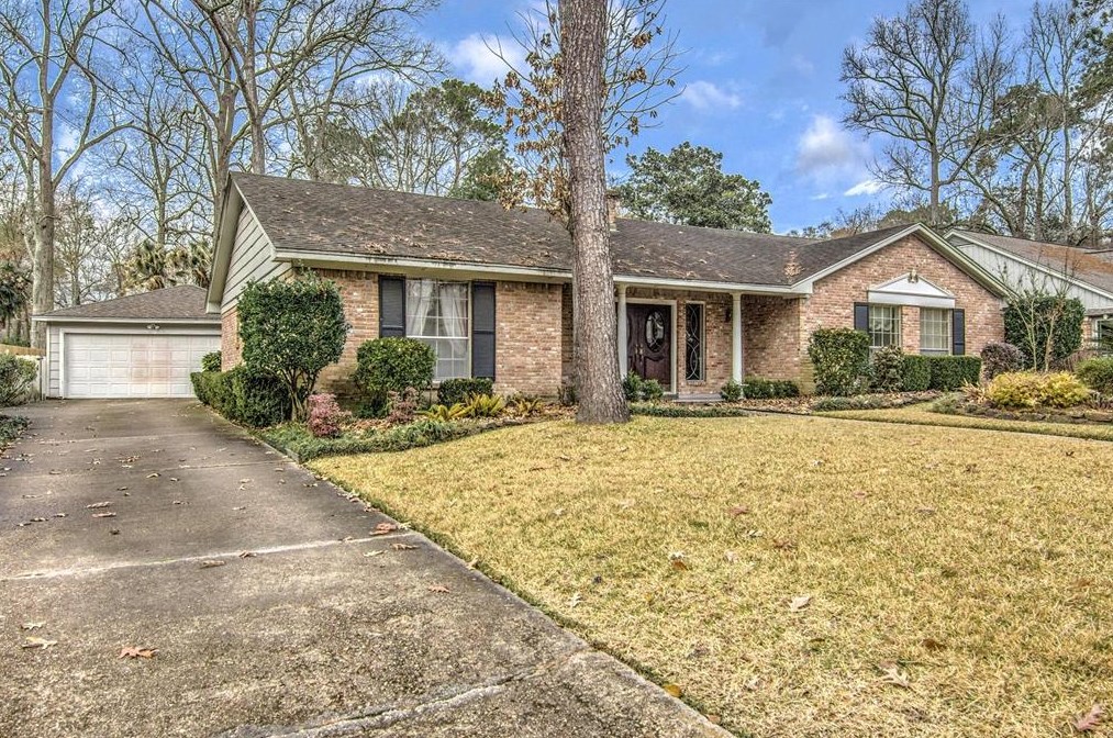 3319 Village Oaks Dr, Humble, TX 77339-5523