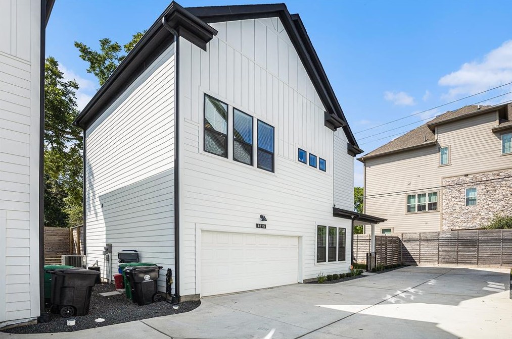 1315 Wycliffe Dr, Houston TX  77043-4912 exterior