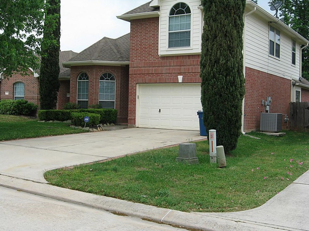 2214 Valley View Xing, Conroe, TX 77304