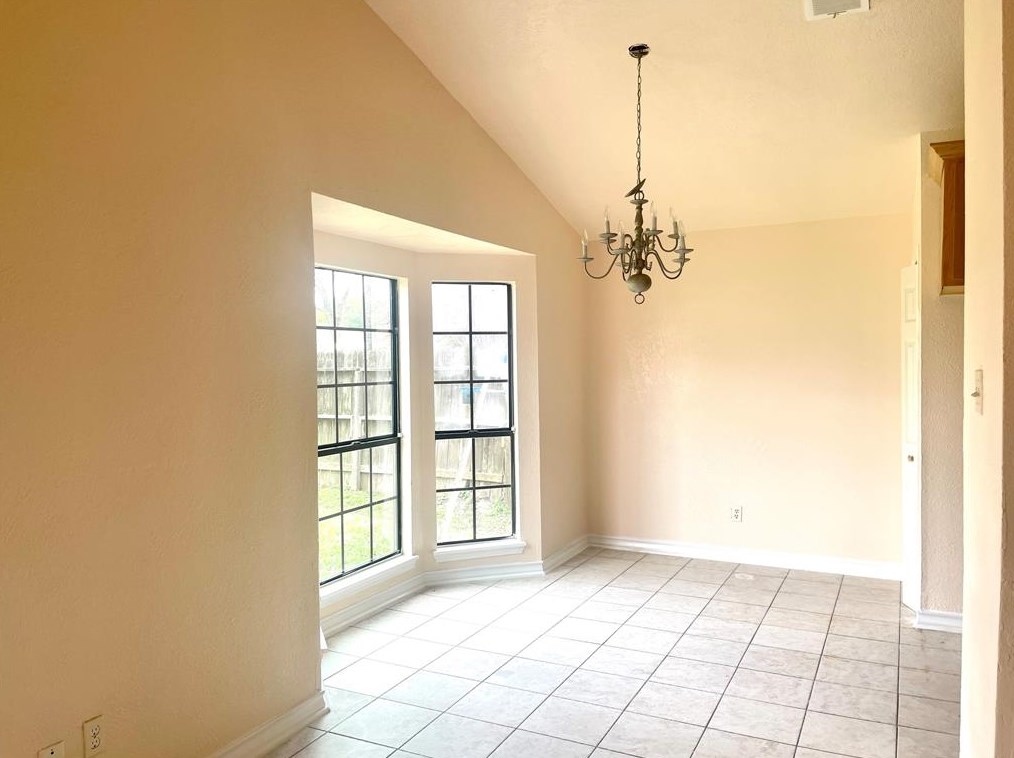 8223 Woodland Willows Dr, Houston TX  77083-5552 exterior