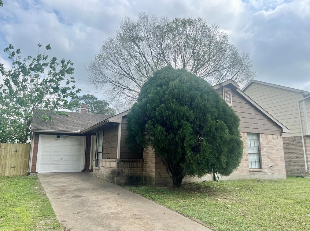 8223 Woodland Willows Dr, Houston, TX 77083