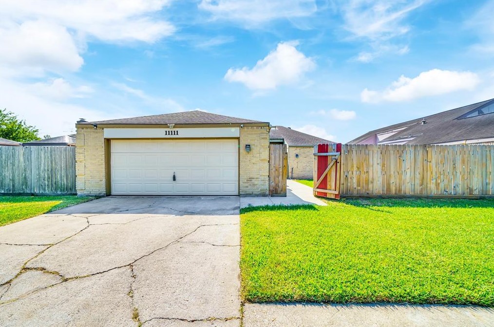 11111 Bandlon Dr, Houston TX  77072-1907 exterior