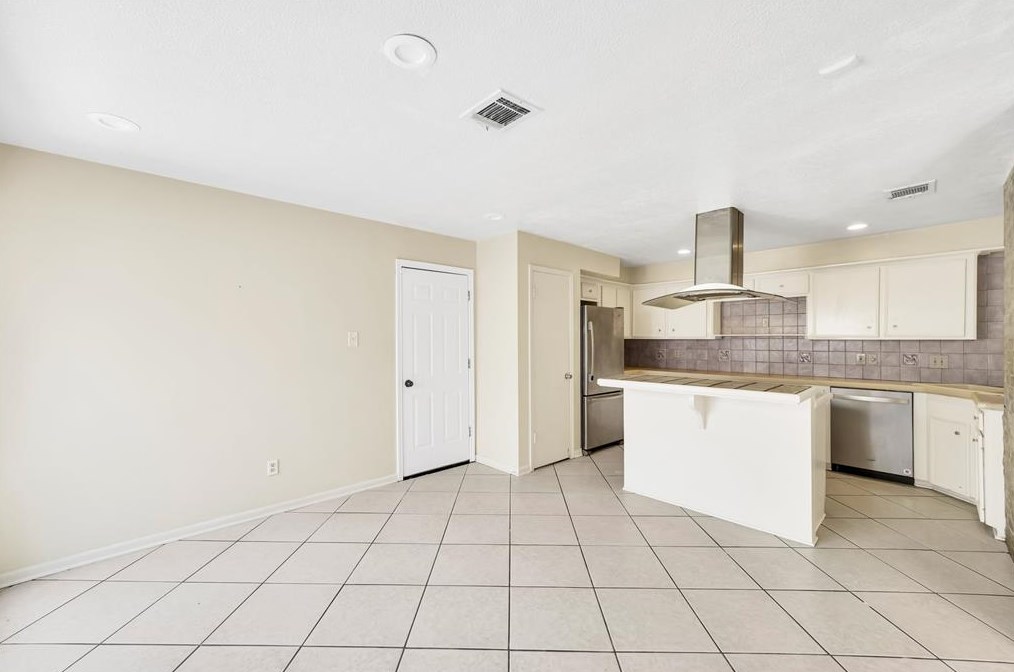 11111 Bandlon Dr, Houston TX  77072-1908 exterior