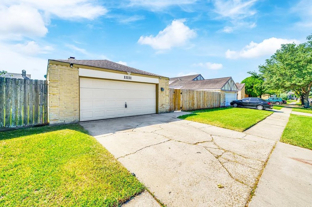11111 Bandlon Dr, Houston, TX 77072-1907