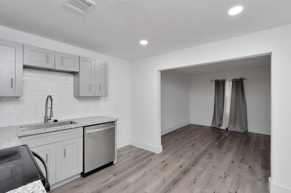 4934 Burma Rd, Houston, TX 77033-2614
