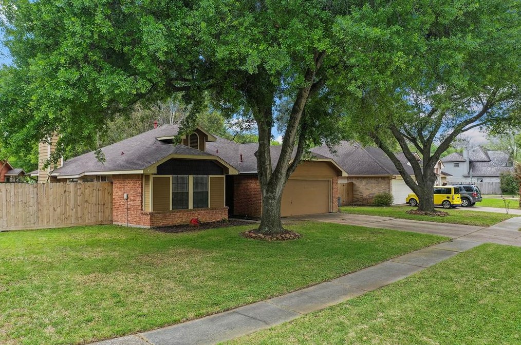 10319 Trading Post Dr, Houston, TX 77064
