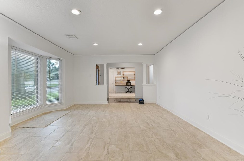 8018 Braesview Ln, Houston TX  77071-1205 exterior