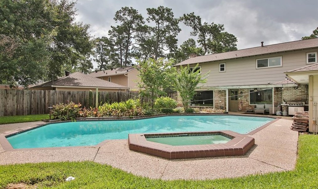 6914 Chancellor Dr, Spring, TX 77379