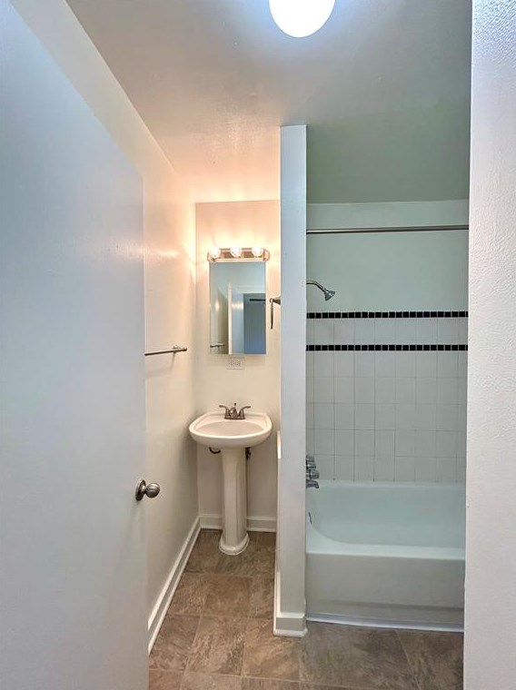 3629 Macgregor Way, Houston TX  77004-8004 exterior