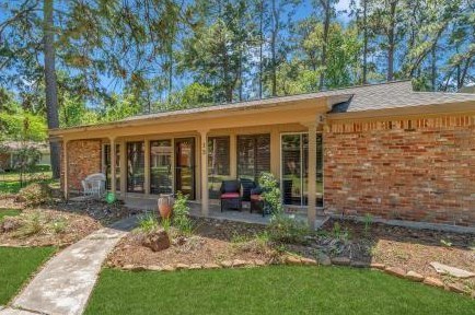 13 Champions Colony West W, Houston, TX 77069