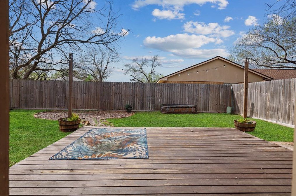 107 Greenshire Dr, League City, TX 77573