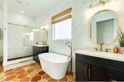 13119 Buccaneer Parkway, Freeport, TX 77541 - Photo 12