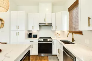 13119 Buccaneer Pkwy, Freeport, TX 77541 - Photo 6