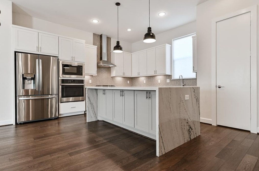 1509 Hickory St, Houston TX  77007-4128 exterior