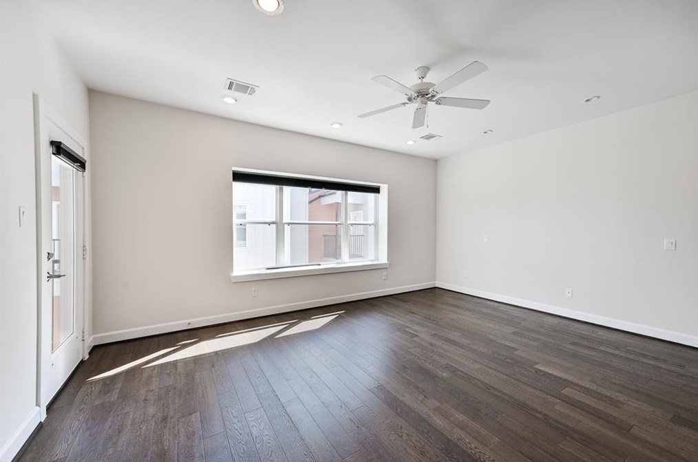 1509 Hickory St, Houston TX  77007-4128 exterior