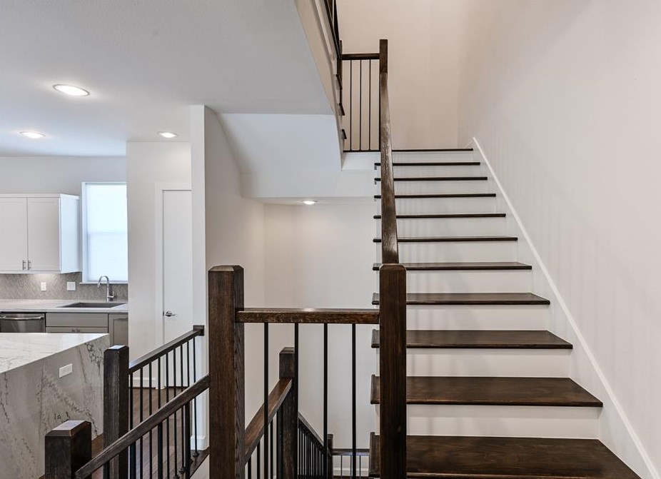 1509 Hickory St, Houston TX  77007-4128 exterior