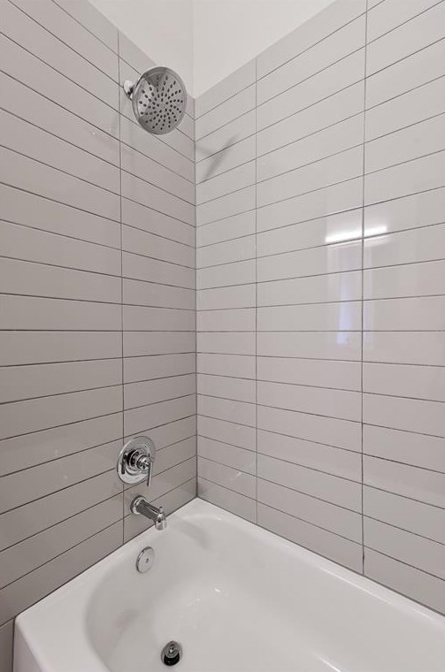 1509 Hickory St, Houston TX  77007-4128 exterior