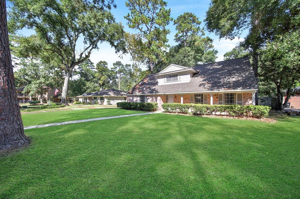 911 Woodchurch Ln, Houston, TX 77073-1258