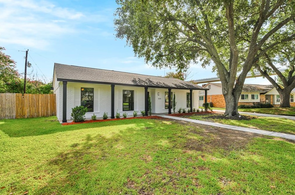 11222 Sageway Dr, Houston, TX 77089-4747