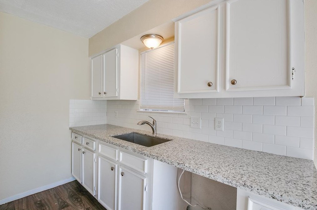 8835 Martin Luther King Blvd, Houston TX  77033-2319 exterior