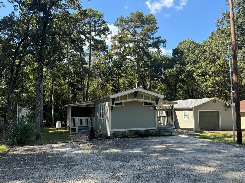 1491 Cardinal Ln, Chita, TX 75862