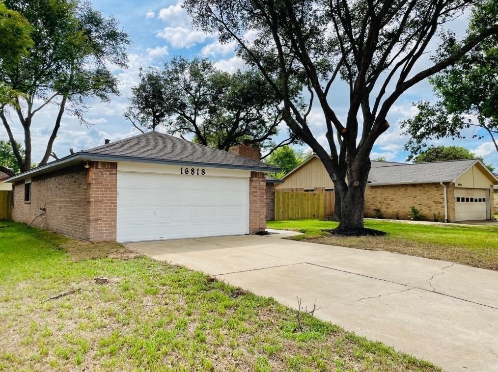 16818 Red Gully Dr, Sugar Land, TX 77498-1922