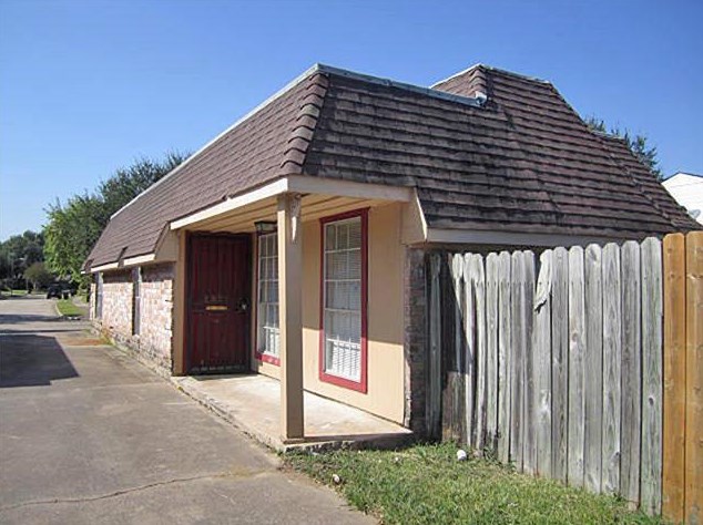 5502 Deep Forest Dr, Houston, TX 77092-2328