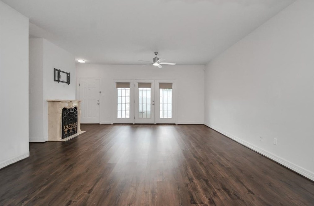 268 Wilcrest Dr, Houston TX  77042-1006 exterior