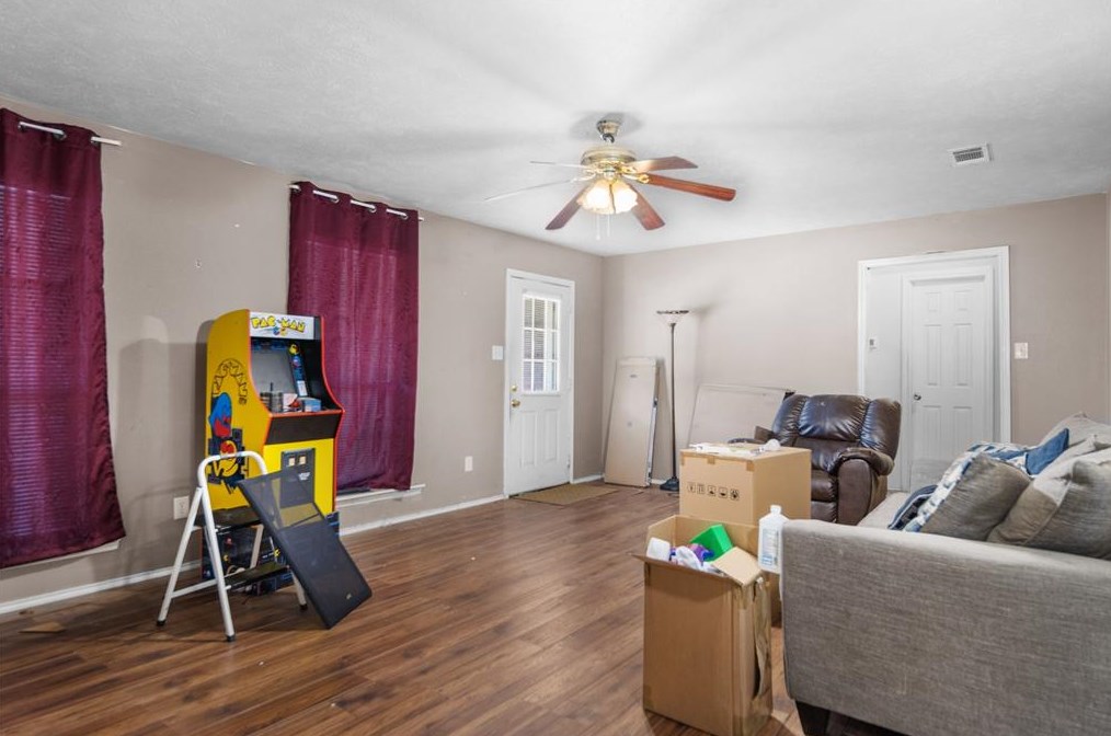 1621 Hurst Dr, Nacogdoches, TX 75961
