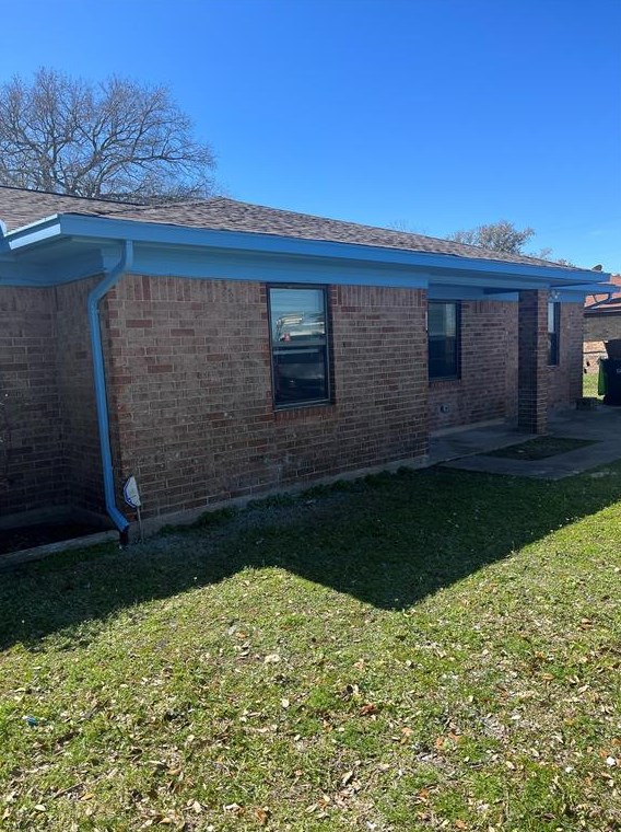 402 Thompson Dr, Bay City, TX 77414