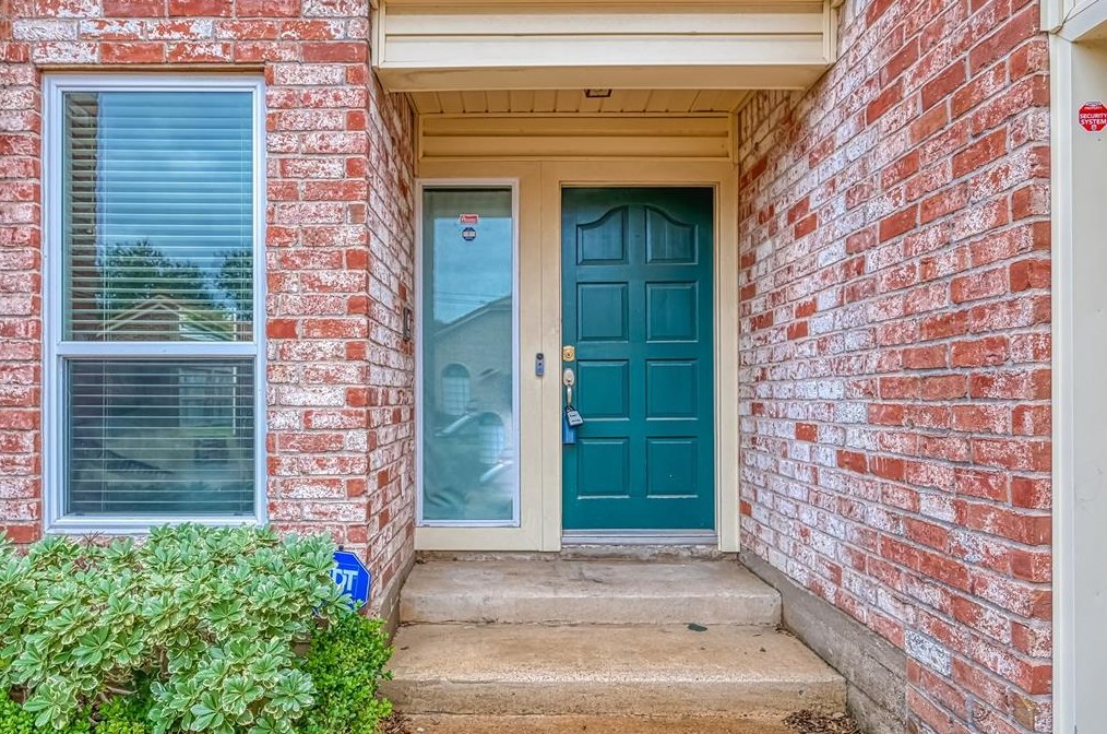14127 Langbourne Dr, Houston, TX 77077