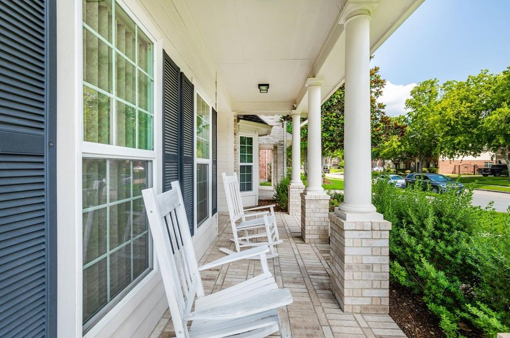8411 Big Bend Dr, Sugar Land, TX 77479-6940