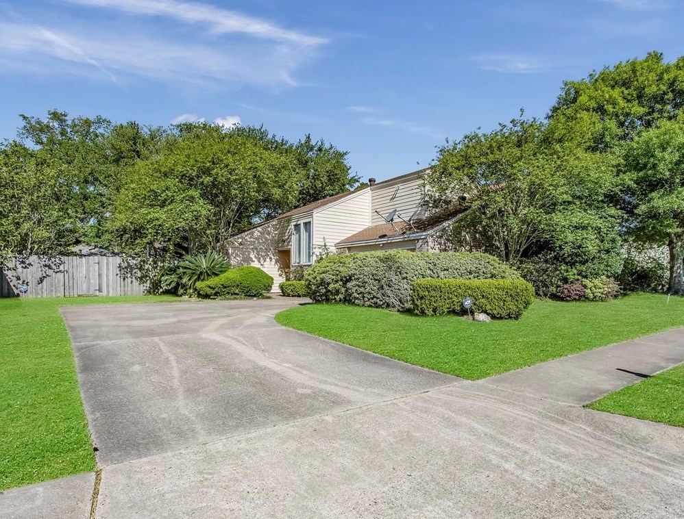 6514 Winkleman Rd, Houston, TX 77083