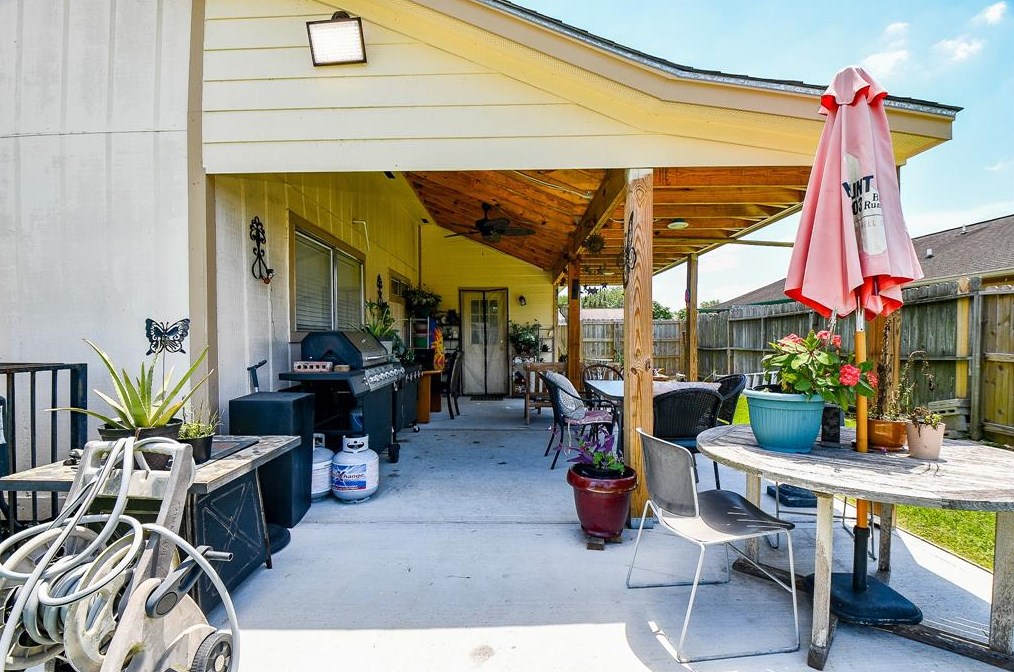 16138 Corsair Rd, Houston TX 77053-3444 exterior