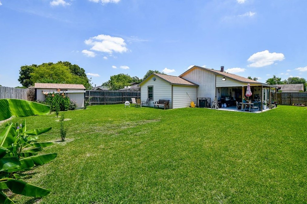 16138 Corsair Rd, Houston TX 77053-3444 exterior