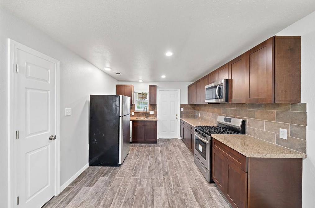 5814 Westover St, Houston TX  77033-2234 exterior