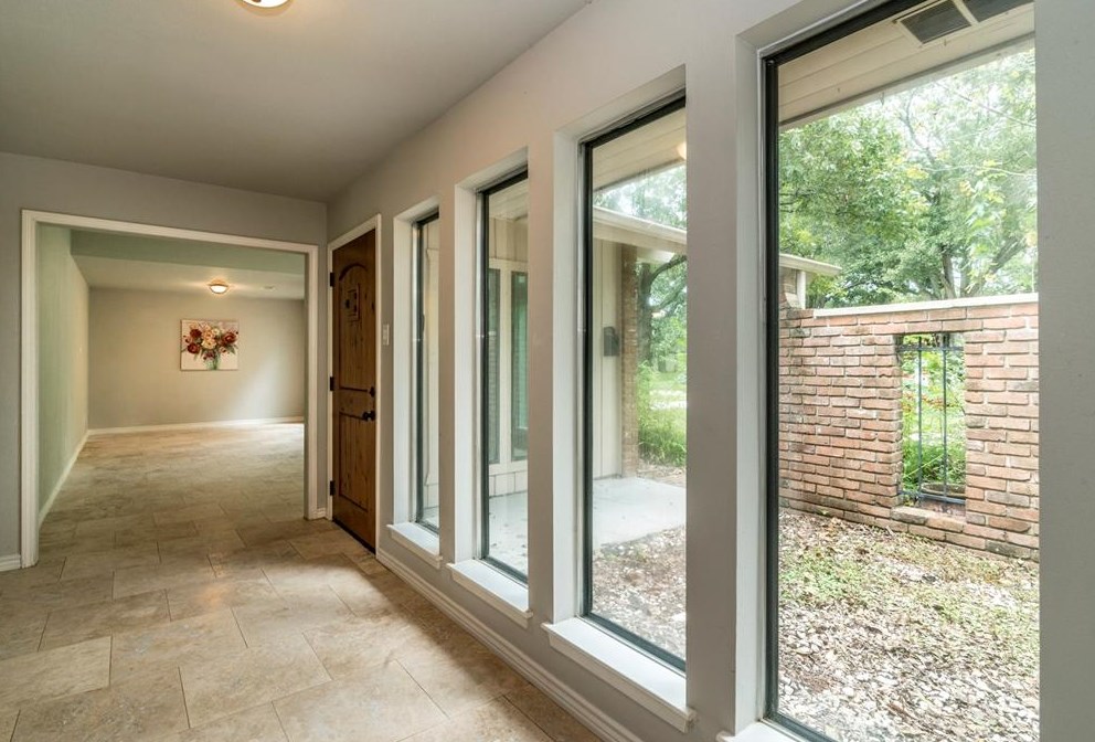 18506 Point Lookout Dr, Houston TX  77058-4027 exterior