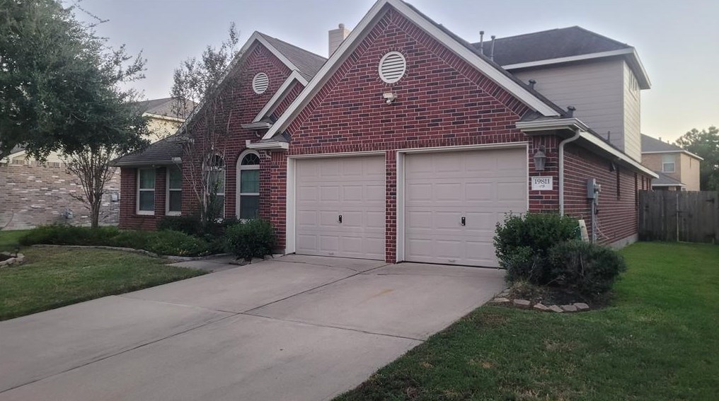 19811 Stanton Lake Dr, Cypress, TX 77433