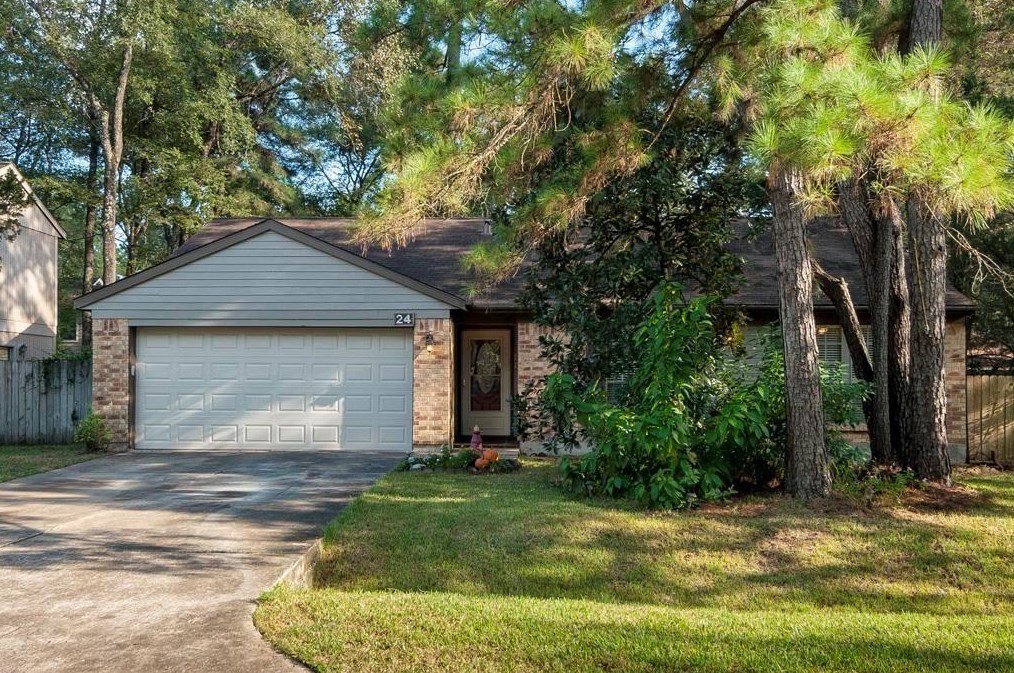 24 Yewleaf Rd, Spring TX  77381-2829 exterior