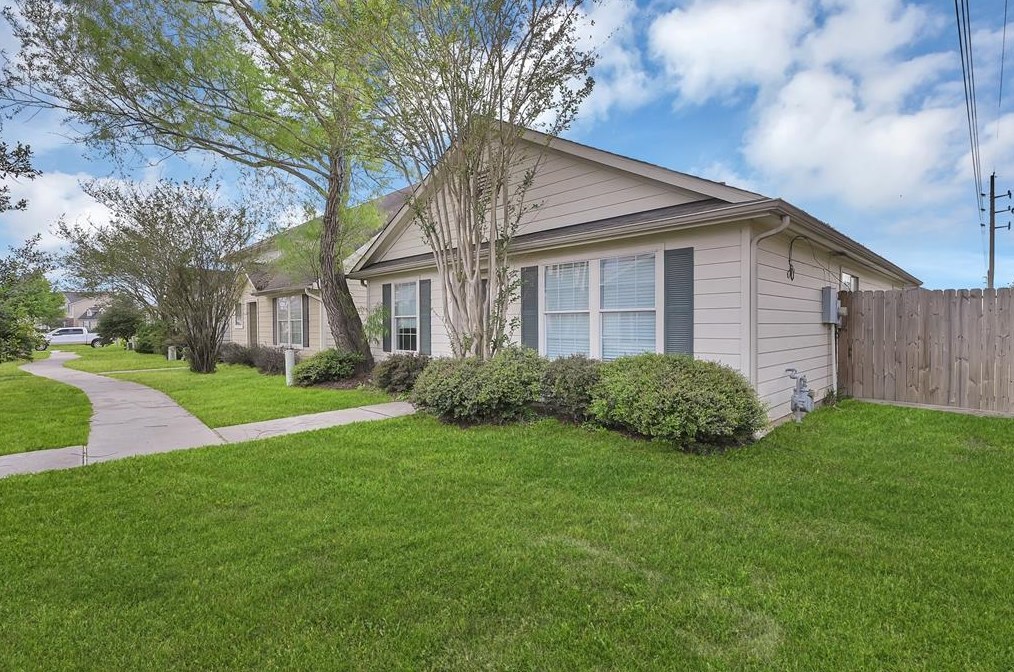 935 Verde Trails Dr, Houston TX  77073-1853 exterior