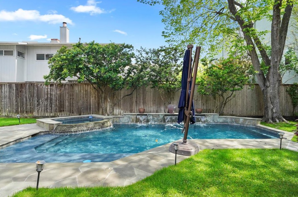 930 24 St, Houston TX  77009-1710 exterior