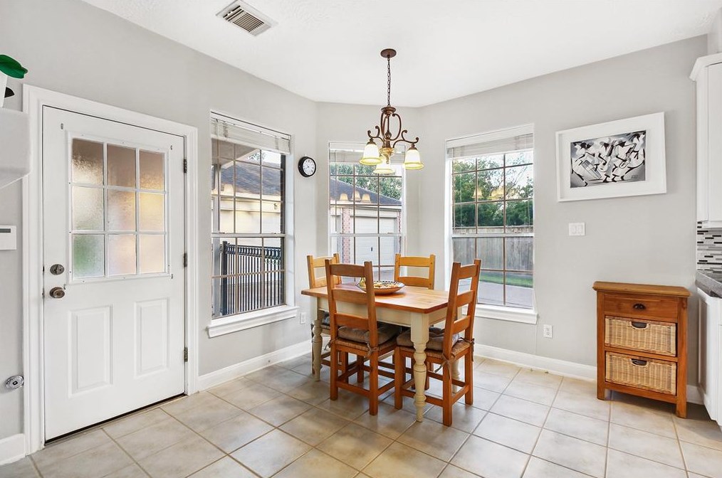 5310 Indian Shr Ln, Houston TX  77041-4299 exterior