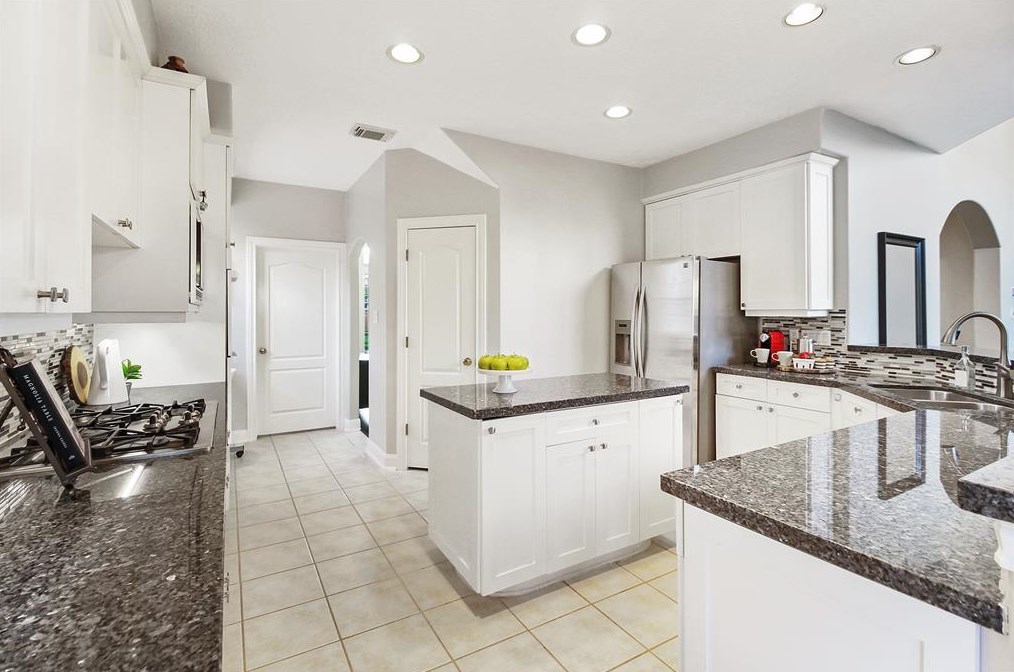 5310 Indian Shr Ln, Houston TX  77041-4299 exterior